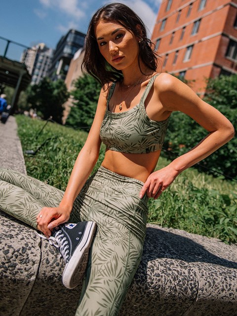 Volcom Lived In Lounge Bralette Mörkcamo | UCK249380